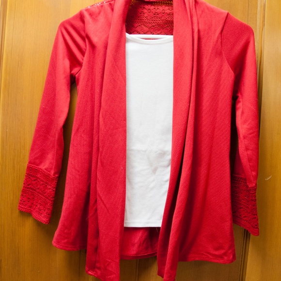 Amy Byer Girls Med Shirt in Great Shape - Picture 2 of 6